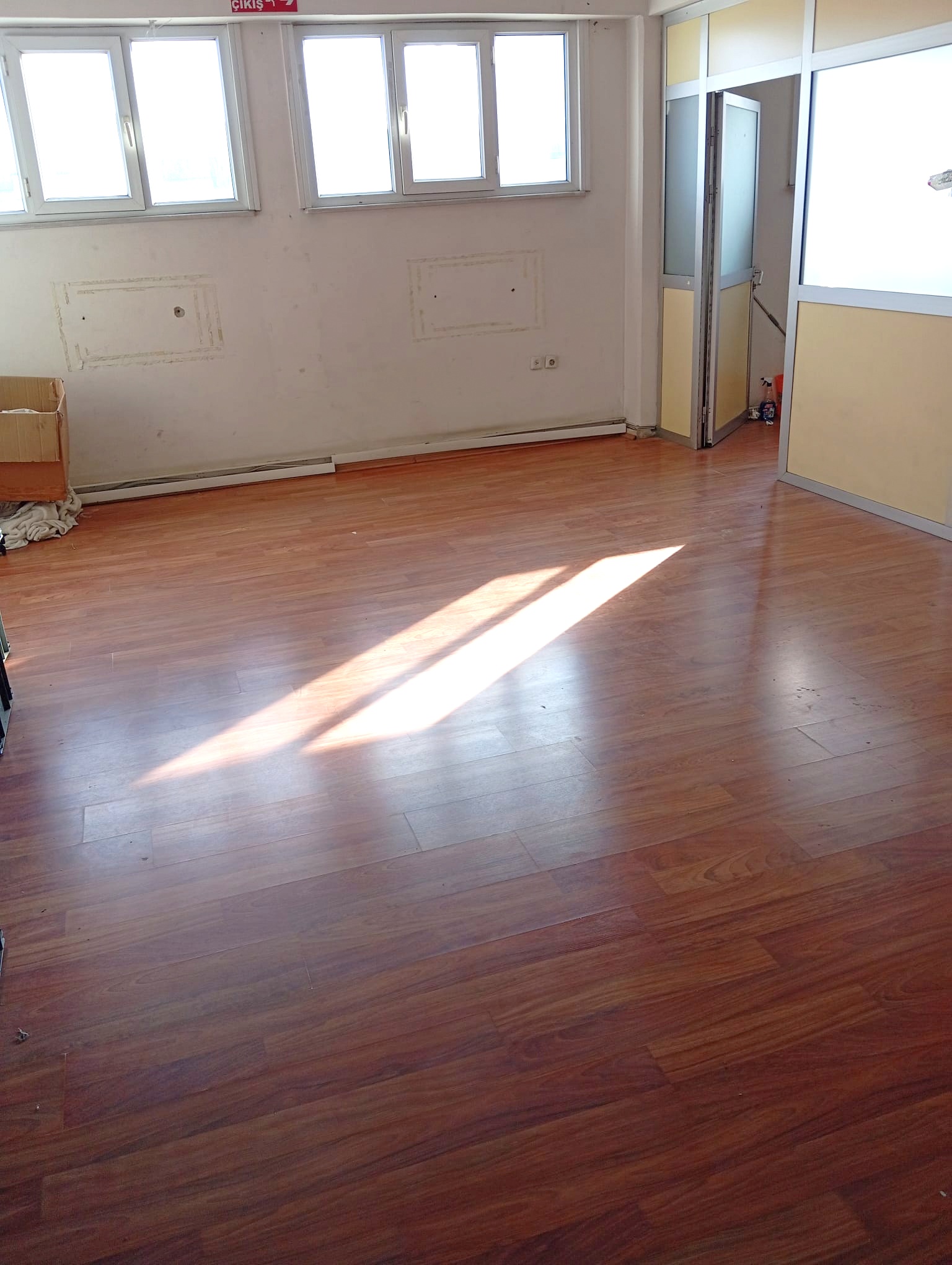 bagcilar-maslak-caddesi-uzerinde-kiralik-105-m2-ofis-2.jpeg